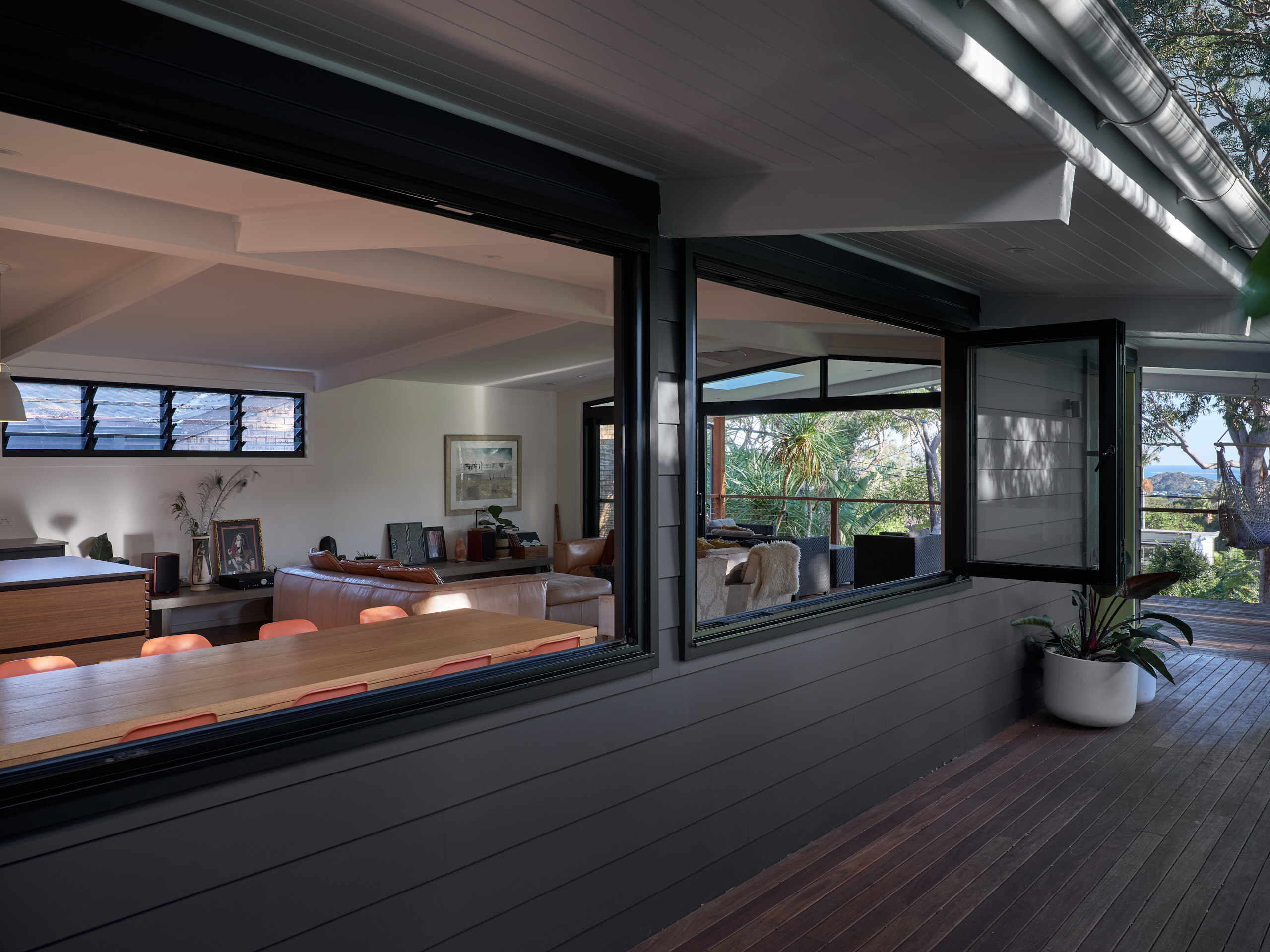 BTP2560px-sRGB_HH-KC-72Outlook-Bilgola3528
